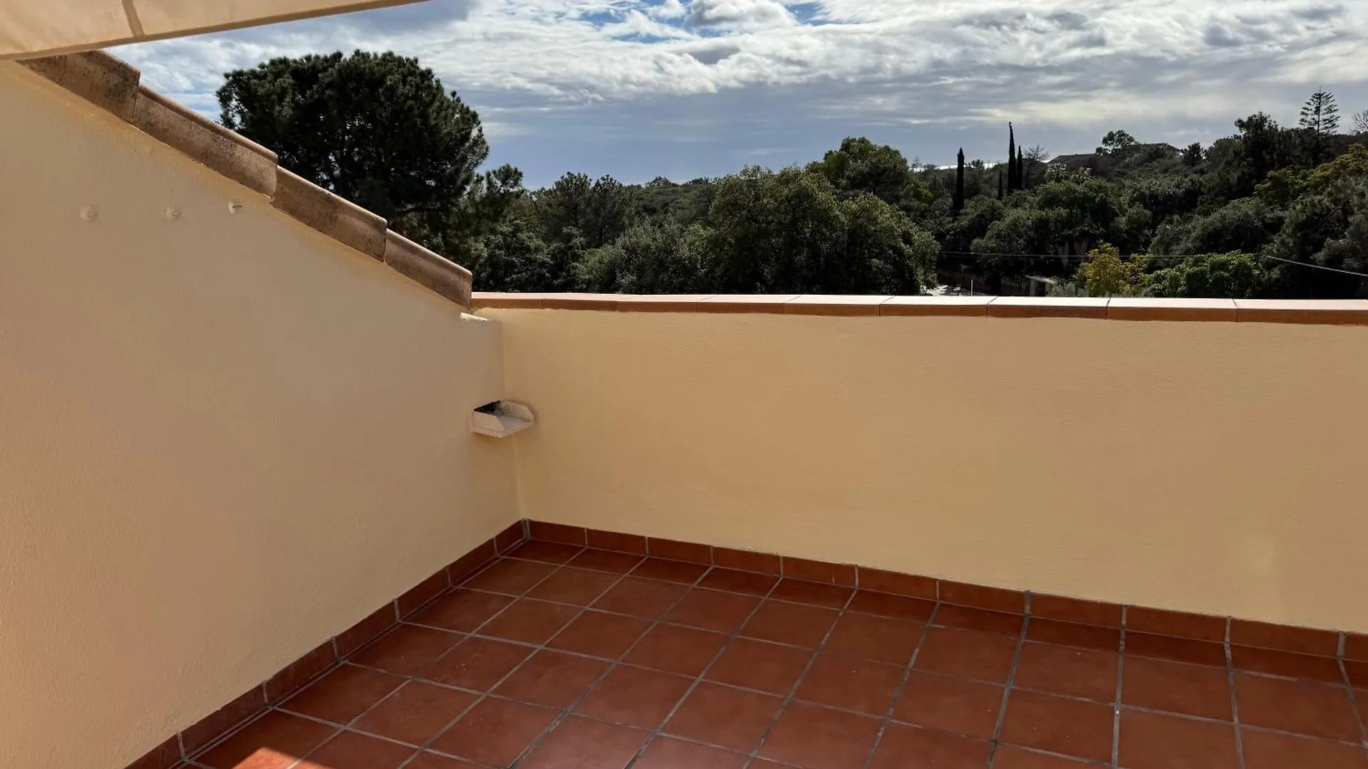 Piso-Lechuza Elviria Marbella 2 Bedroom Penthouse-Maisonette Apartment In Elviria-Marbella- Urb Los Jardines De Santa Maria Golf Spain